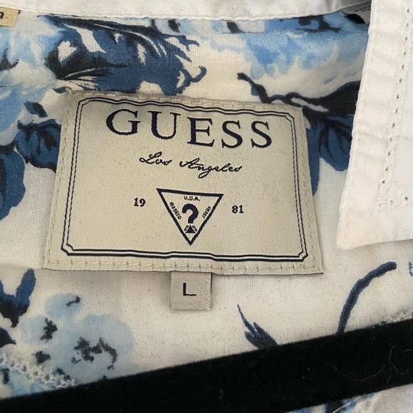 Im selling a bodysuit from the 2000’s the size is large but it fits more medium - Picture 3 of 3